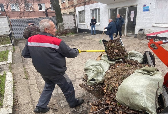 Объекты бизнеса, промышленные и торговые предприятия приняли участие в большом субботнике в Серпухове