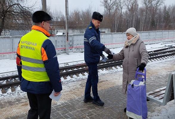 Серпуховичам напомнили о правилах безопасности на железной дороге